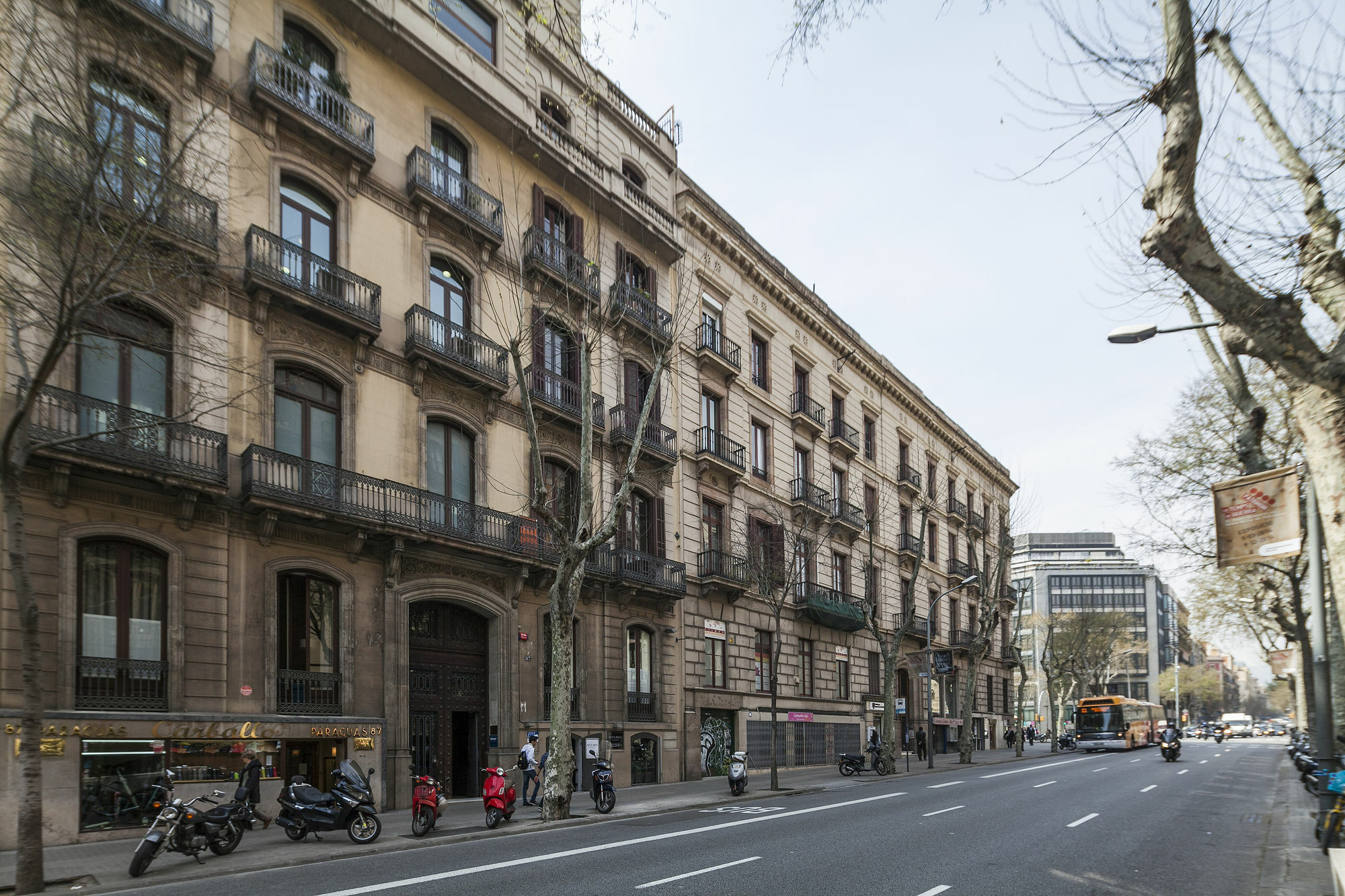 Uma Pau Claris * Barcelone